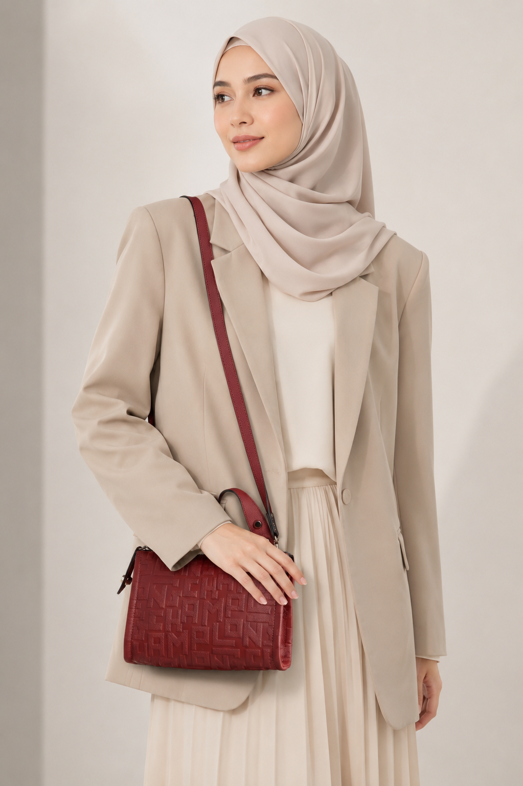 Longchamp La Voyageuse Small Crossbody Bag Sienna - Image 3